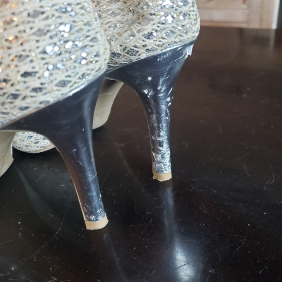 Heels - Picture 5 of 5